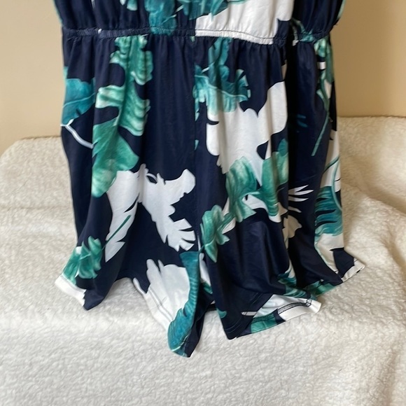 ROMPER Size Large - Picture 3 of 9